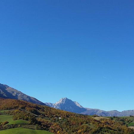 La via del parco Villa Arsita Esterno foto